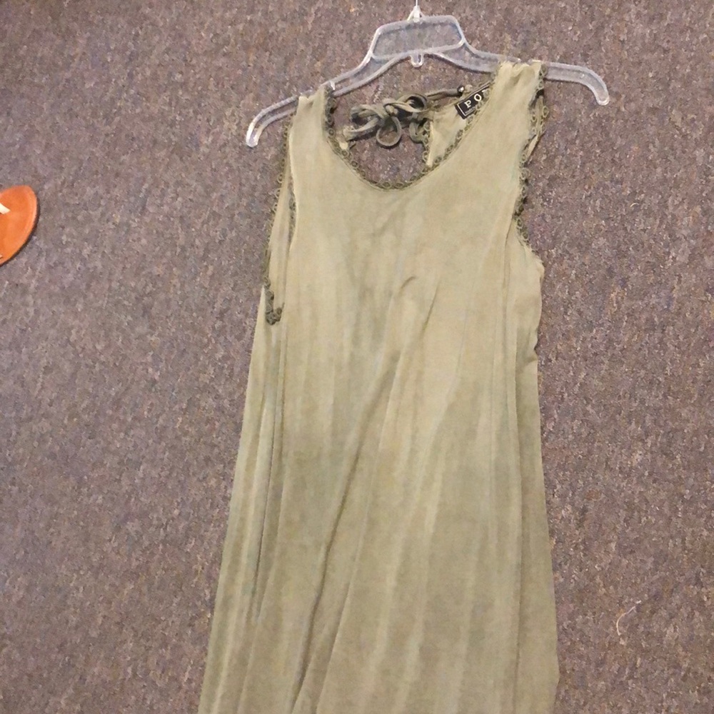 Really nice dress. Perfect for outside.